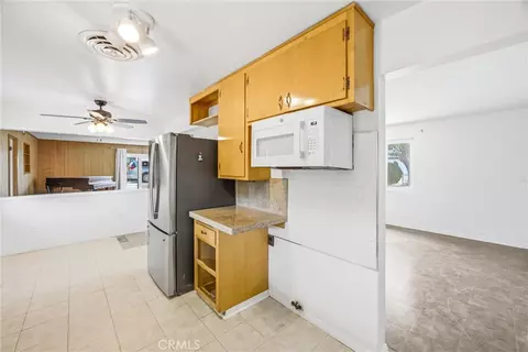Kitchen - 36702 Bel Air, Barstow, CA 92311 photo 2 of 2