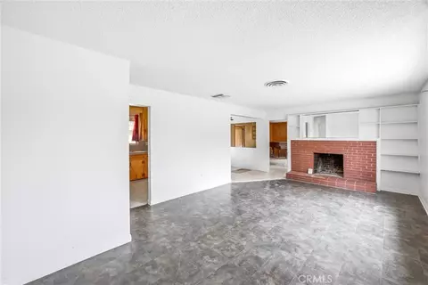 Living - 36702 Bel Air, Barstow, CA 92311 photo 1 of 5