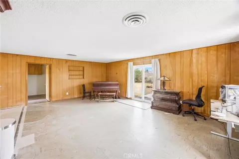 Living - 36702 Bel Air, Barstow, CA 92311 photo 3 of 5