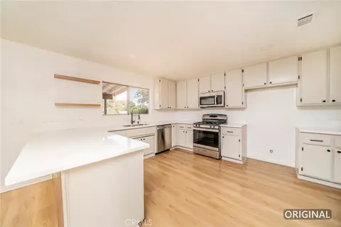 Kitchen - 14850 Riverside St, Hesperia, CA 92345 photo 1 of 1
