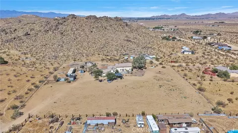 View/Area - 24716 Mcroberts, Apple Valley, CA 92307 photo 4 of 7