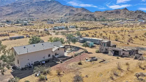 View/Area - 24716 Mcroberts, Apple Valley, CA 92307 photo 6 of 7
