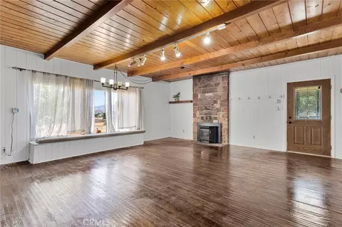 Living - 24716 Mcroberts, Apple Valley, CA 92307 photo 2 of 3
