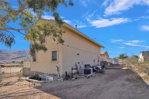 Exterior - 24716 Mcroberts, Apple Valley, CA 92307 photo 9 of 12
