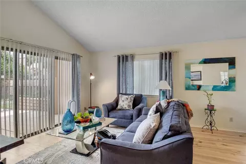 Living - 19064 Elm Dr, Apple Valley, CA 92308 photo 1 of 1
