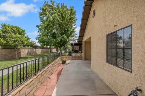 Exterior - 19064 Elm Dr, Apple Valley, CA 92308 photo 5 of 6