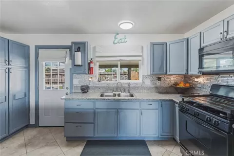 Kitchen - 9172 Jacaranda, Hesperia, CA 92345 photo 2 of 7