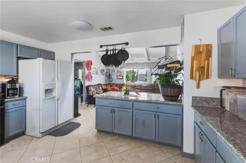 Kitchen - 9172 Jacaranda, Hesperia, CA 92345 photo 4 of 7