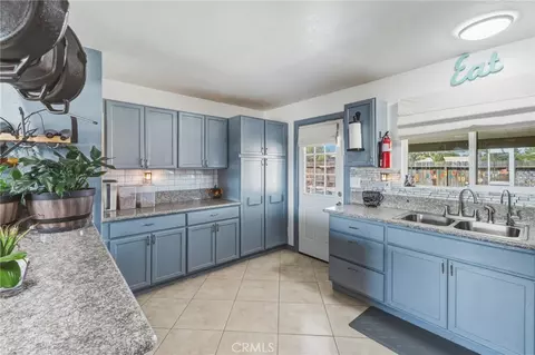 Kitchen - 9172 Jacaranda, Hesperia, CA 92345 photo 6 of 7
