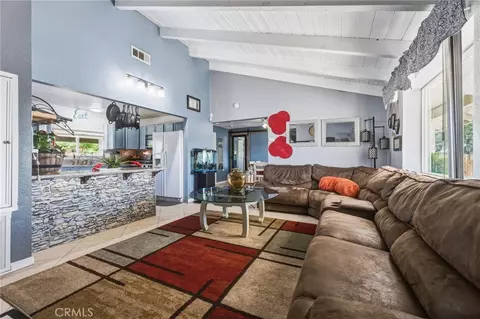 Living - 9172 Jacaranda, Hesperia, CA 92345 photo 3 of 3