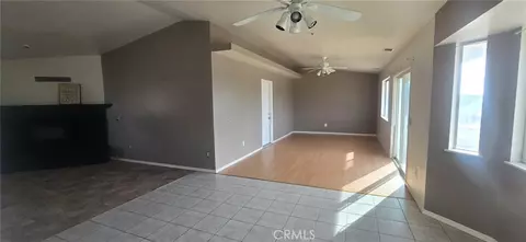 Living - 31186 Stanley, Lucerne Valley, CA 92356 photo 5 of 6