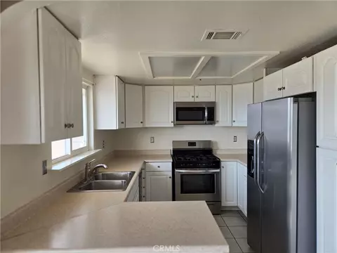 Kitchen - 31186 Stanley, Lucerne Valley, CA 92356 photo 1 of 1