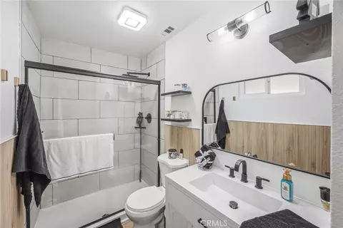 Bath - 19185 Shoshonee, Apple Valley, CA 92307 photo 1 of 2