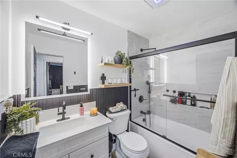 Bath - 19185 Shoshonee, Apple Valley, CA 92307 photo 2 of 2