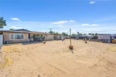 Exterior - 19185 Shoshonee, Apple Valley, CA 92307 photo 9 of 12