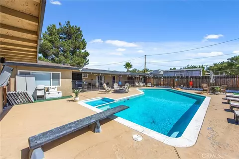 Exterior - 19185 Shoshonee, Apple Valley, CA 92307 photo 6 of 12