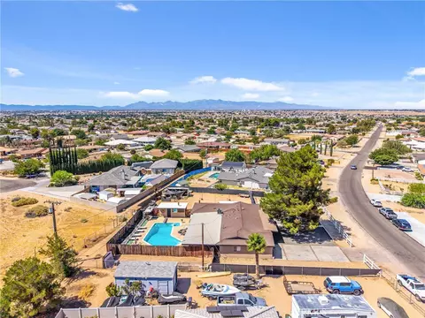 View/Area - 19185 Shoshonee, Apple Valley, CA 92307 photo 4 of 4