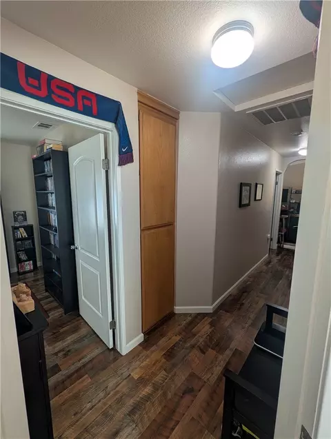 Entry Way - 16410 Smoke Tree, Hesperia, CA 92345 photo 1 of 1
