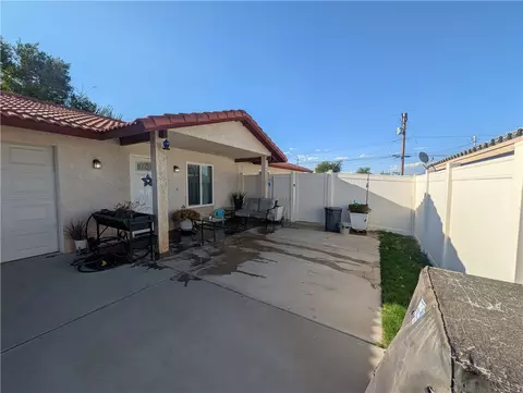 Exterior - 16410 Smoke Tree, Hesperia, CA 92345 photo 4 of 15