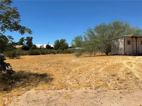 Exterior - 17035 Deodar, Hesperia, CA 92345 photo 10 of 12