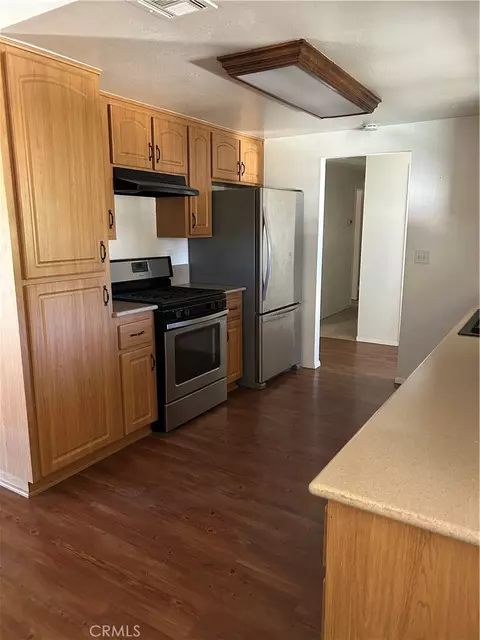 Kitchen - 17035 Deodar, Hesperia, CA 92345 photo 3 of 4
