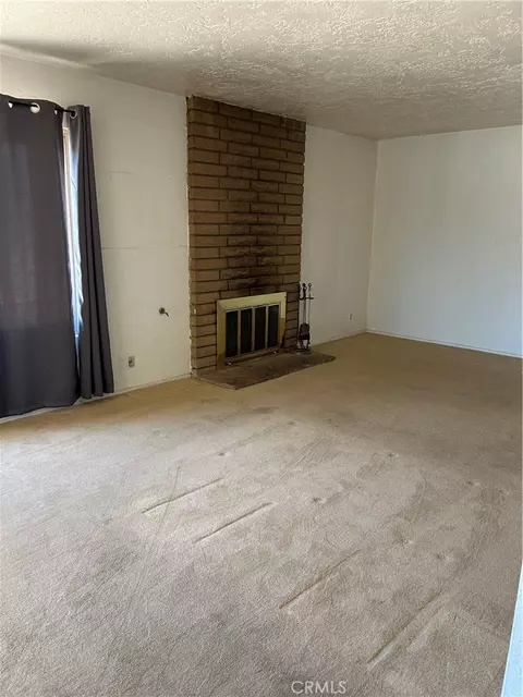 Living - 17035 Deodar, Hesperia, CA 92345 photo 3 of 3