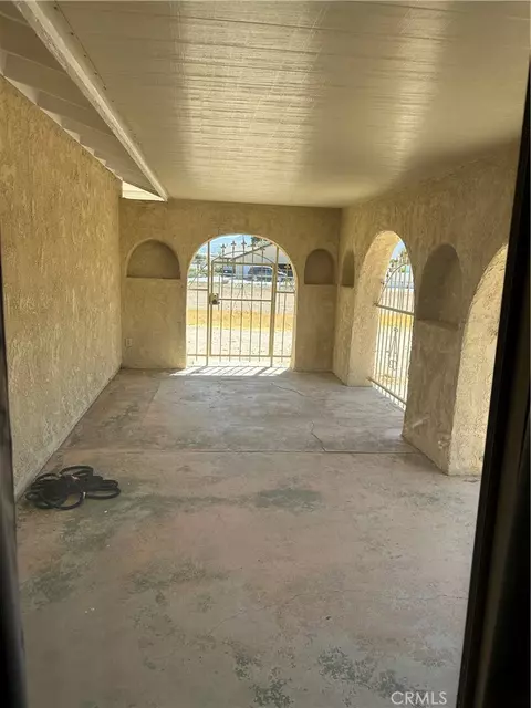 Exterior - 17035 Deodar, Hesperia, CA 92345 photo 9 of 12