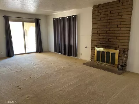 Living - 17035 Deodar, Hesperia, CA 92345 photo 2 of 3