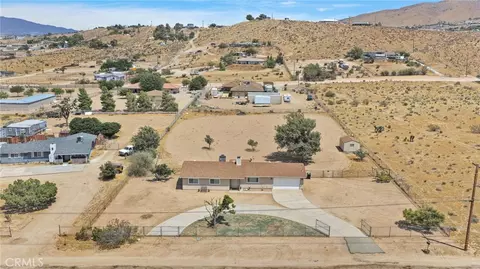 View/Area - 9515 Yucca St, Apple Valley, CA 92308 photo 1 of 10