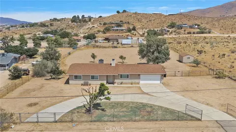 View/Area - 9515 Yucca St, Apple Valley, CA 92308 photo 9 of 10