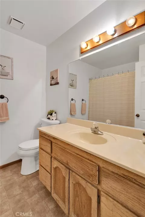 Bath - 9515 Yucca St, Apple Valley, CA 92308 photo 3 of 5