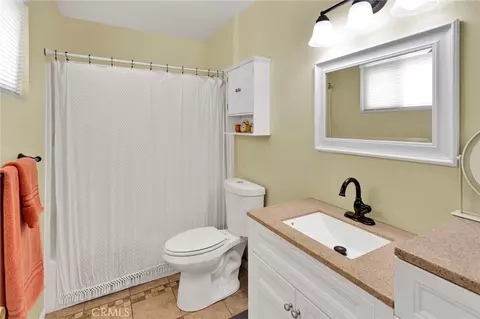 Bath - 9515 Yucca St, Apple Valley, CA 92308 photo 5 of 5