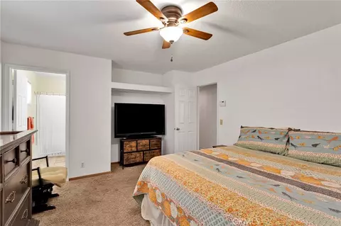 Bedroom - 9515 Yucca St, Apple Valley, CA 92308 photo 7 of 7