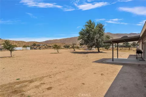 Exterior - 9515 Yucca St, Apple Valley, CA 92308 photo 8 of 8