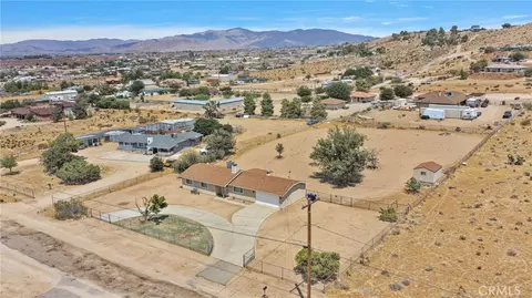 View/Area - 9515 Yucca St, Apple Valley, CA 92308 photo 3 of 10
