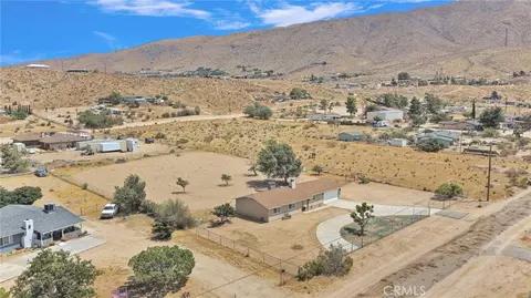 View/Area - 9515 Yucca St, Apple Valley, CA 92308 photo 2 of 10