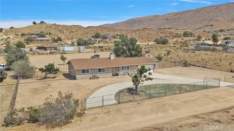 View/Area - 9515 Yucca St, Apple Valley, CA 92308 photo 8 of 10