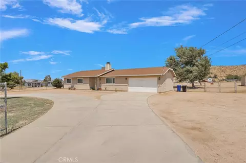 Exterior - 9515 Yucca St, Apple Valley, CA 92308 photo 2 of 8