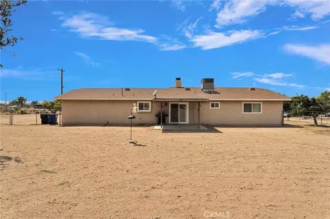 Exterior - 9515 Yucca St, Apple Valley, CA 92308 photo 6 of 8