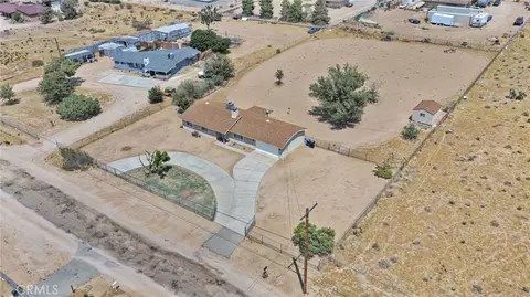 View/Area - 9515 Yucca St, Apple Valley, CA 92308 photo 4 of 10