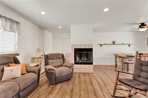 Living - 9515 Yucca St, Apple Valley, CA 92308 photo 4 of 4