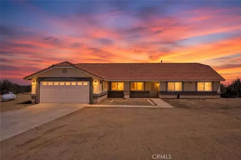 9352 Cedar St, Oak Hills, CA 92344