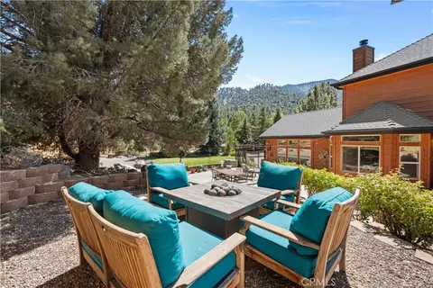 Exterior - 2473 Interlaken Ct, Wrightwood, CA 92397 photo 2 of 12