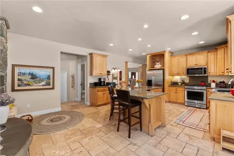Kitchen - 2473 Interlaken Ct, Wrightwood, CA 92397 photo 1 of 4