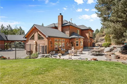 Exterior - 2473 Interlaken Ct, Wrightwood, CA 92397 photo 10 of 12