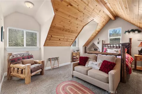 Bedroom - 2473 Interlaken Ct, Wrightwood, CA 92397 photo 4 of 11