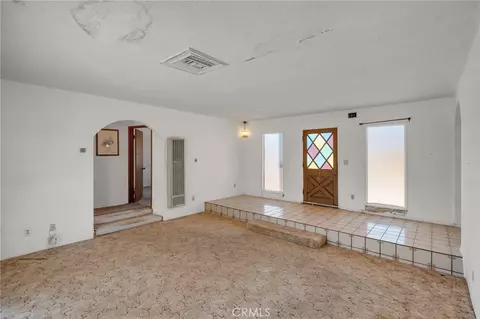Living - 31552 Carson, Lucerne Valley, CA 92356 photo 2 of 3