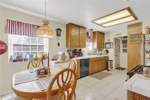 Kitchen - 9018 Guava, Hesperia, CA 92345 photo 1 of 2