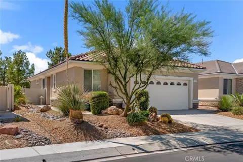 Exterior - 11122 Avonlea Rd, Apple Valley, CA 92308 photo 3 of 6