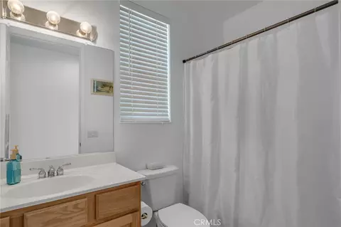 Bath - 11122 Avonlea Rd, Apple Valley, CA 92308 photo 1 of 2